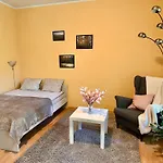Center Of City Apartments, Bus Station 1Min, Airport 5 Min