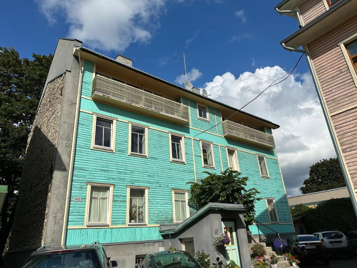 Center Of Apartments, Bus Station 1min, Airport 5 Min *
