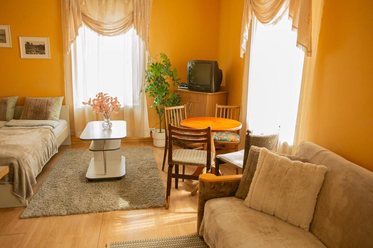 Center Of Apartments, Bus Station 1min, Airport 5 Min Huoneisto *